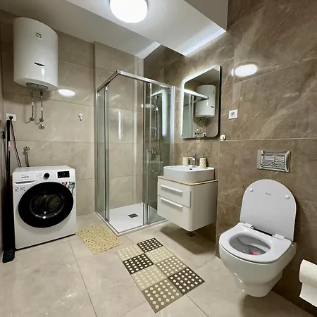 Spacious 80m2 In The Heart Of * بانيا لوكا