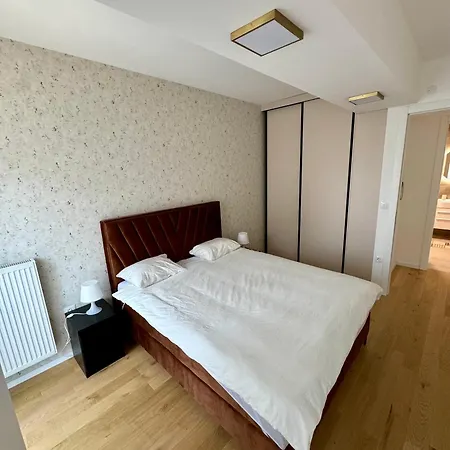 Spacious 80m2 In The Heart Of بانيا لوكا